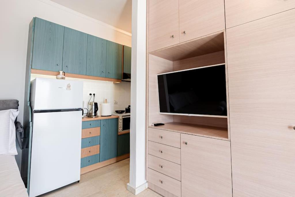 Rooftop 1-bedroom Apartment *